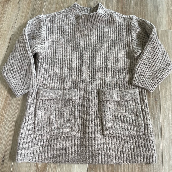 Zara Sweater - Picture 1 of 2